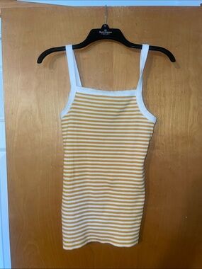 Old Navy slim fit tank top size medium